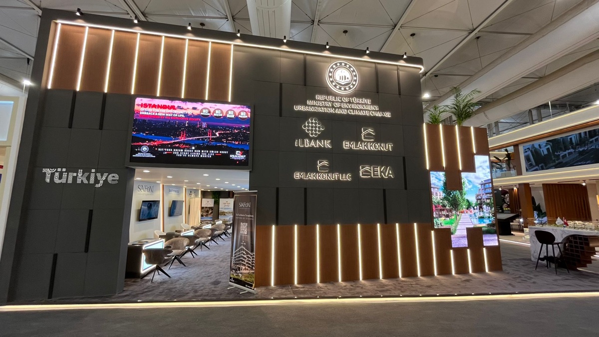 Emlak Konut Bespoke stand at Cityscape Global, view 7