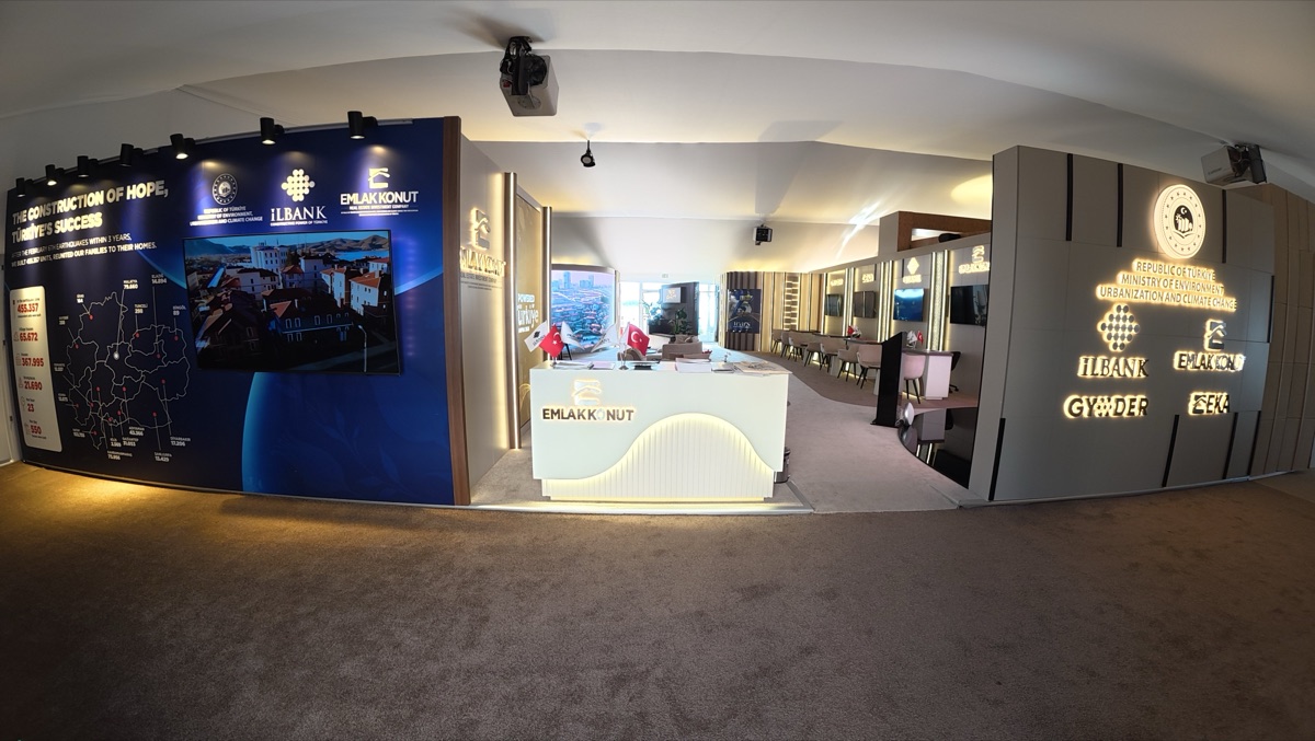 Türkiye Pavilion / Ministry of Environment, Urbanisation and Climate Change of Türkiye Bespoke stand at MIPIM, view 4